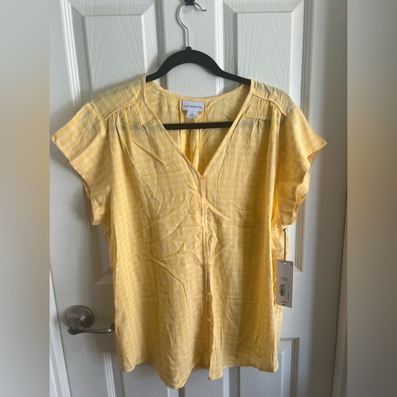 NWT Liz Claiborne short sleeved blouse…yellow…size XL. - Picture 1 of 5
